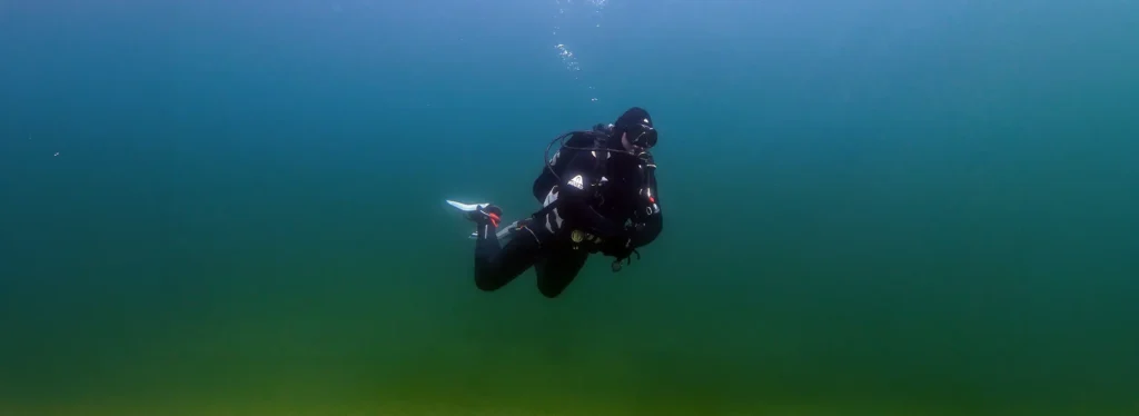 Toralf diving at Echinger Weiher